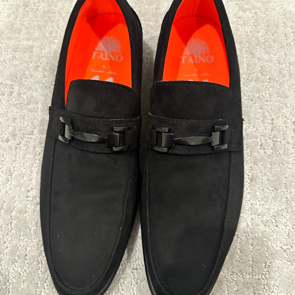 Tayno Men's Black Slip-On Loafers with Orange Interior